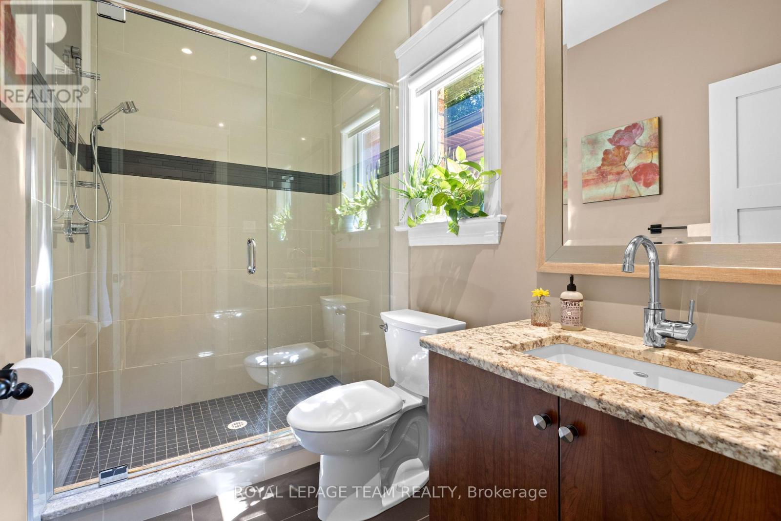 Photo 22 of 31 Granville Avenue, Ottawa ON