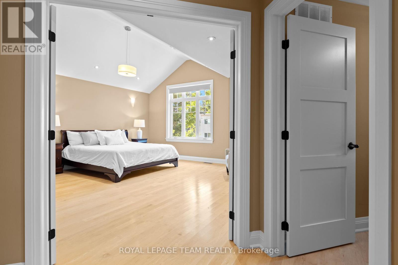 Photo 26 of 31 Granville Avenue, Ottawa ON