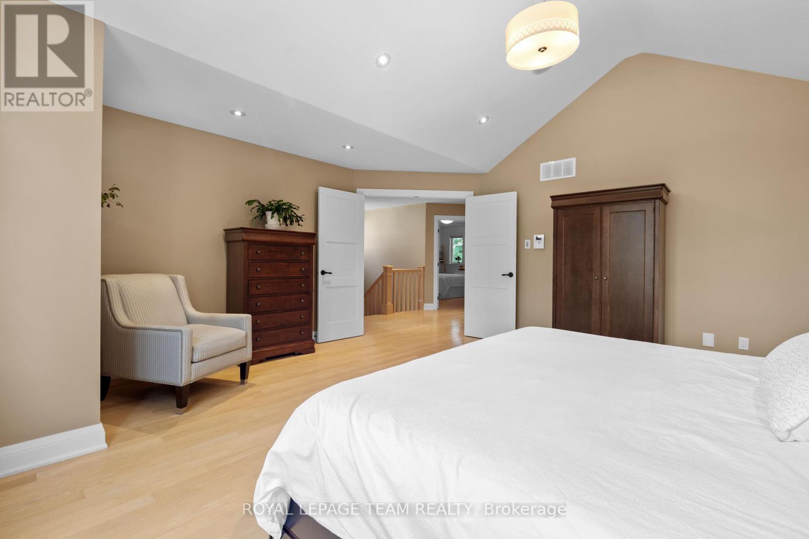 Photo 28 of 31 Granville Avenue, Ottawa ON