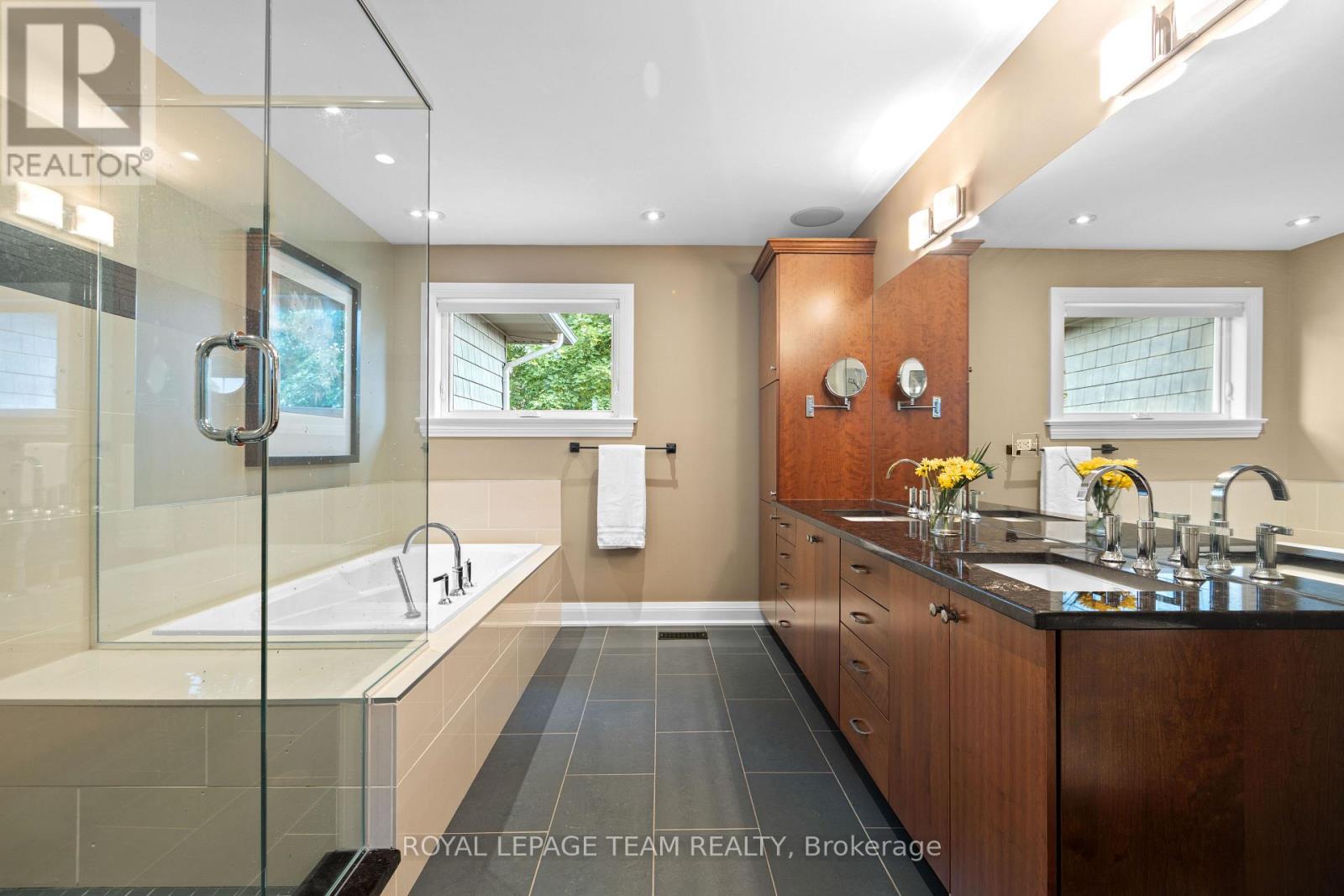 Photo 29 of 31 Granville Avenue, Ottawa ON