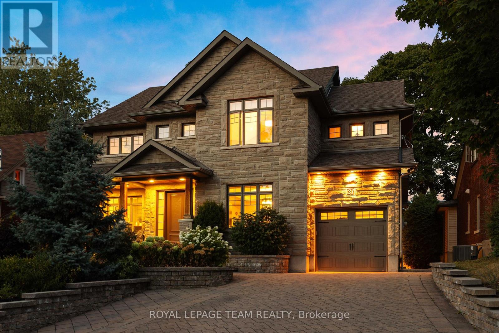 Photo 3 of 31 Granville Avenue, Ottawa ON