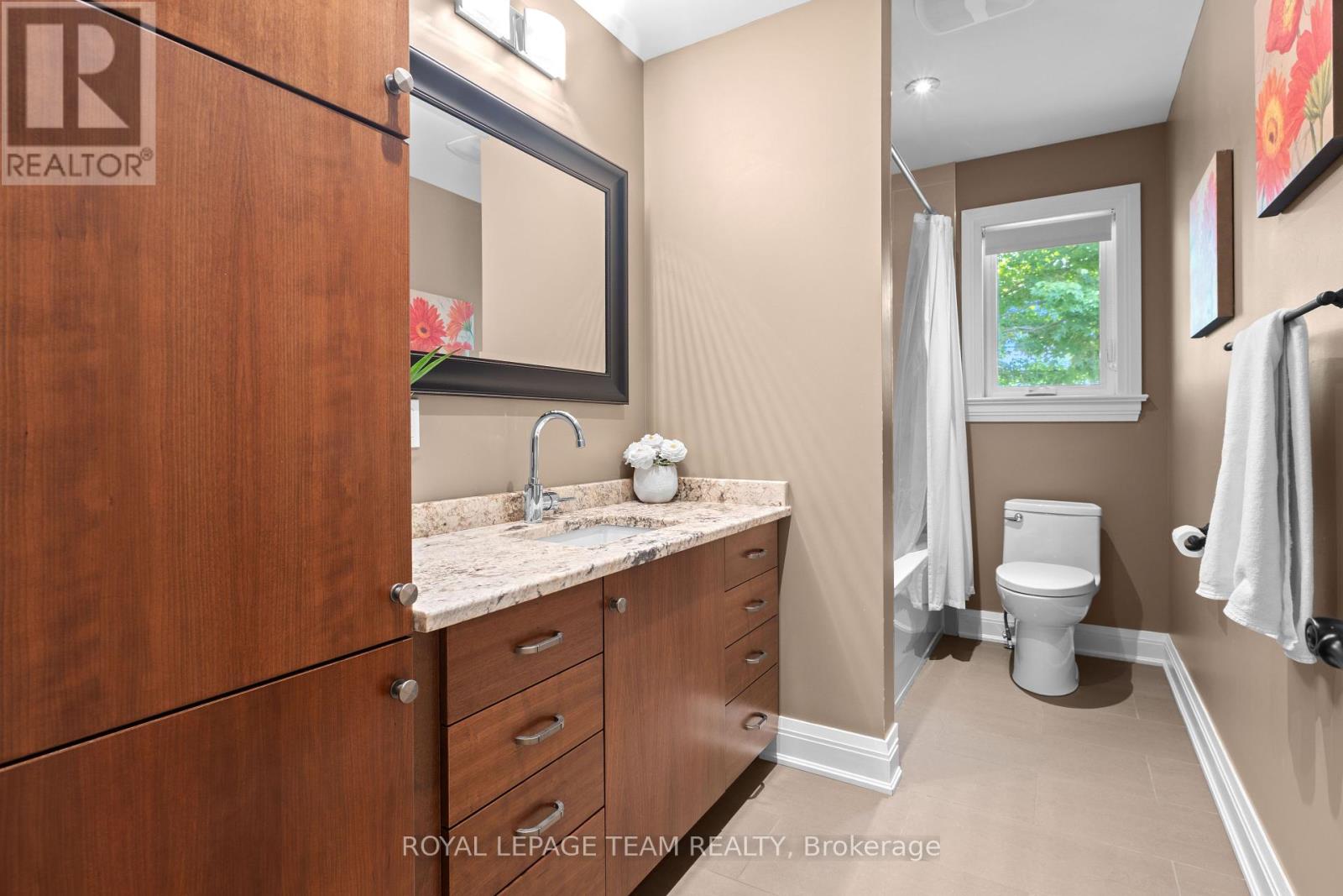 Photo 34 of 31 Granville Avenue, Ottawa ON