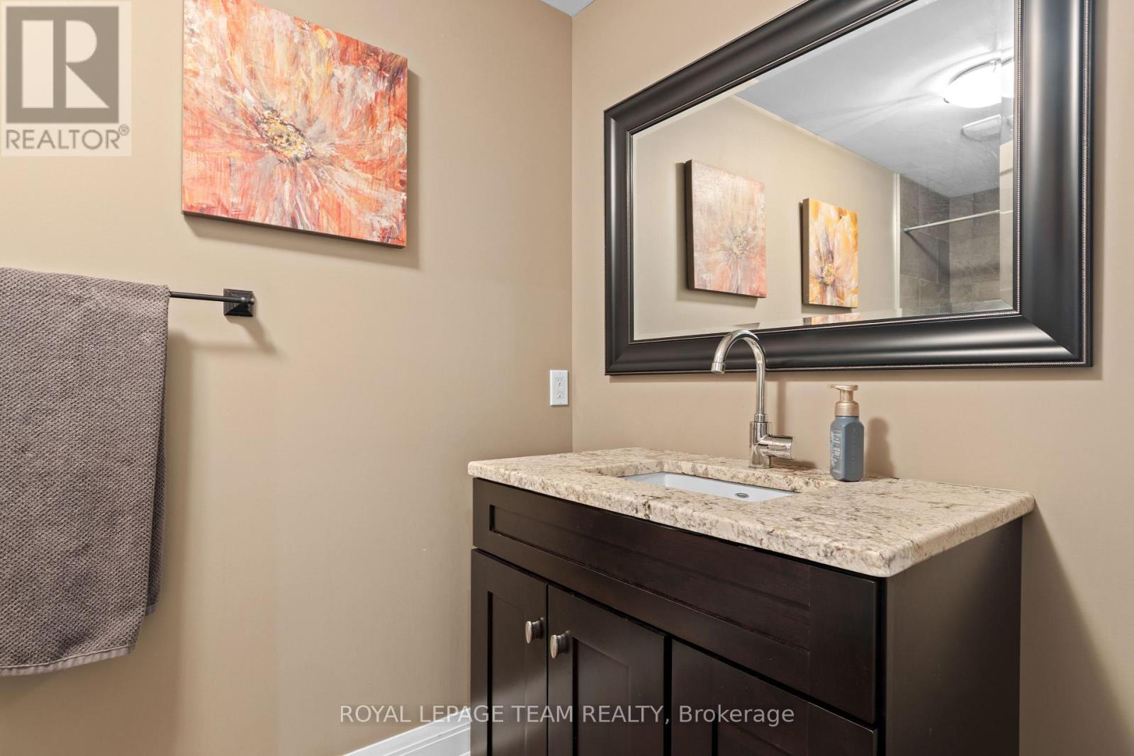 Photo 42 of 31 Granville Avenue, Ottawa ON