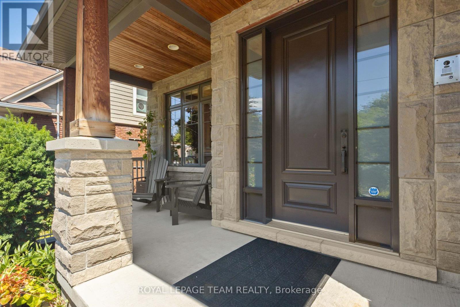 Photo 5 of 31 Granville Avenue, Ottawa ON