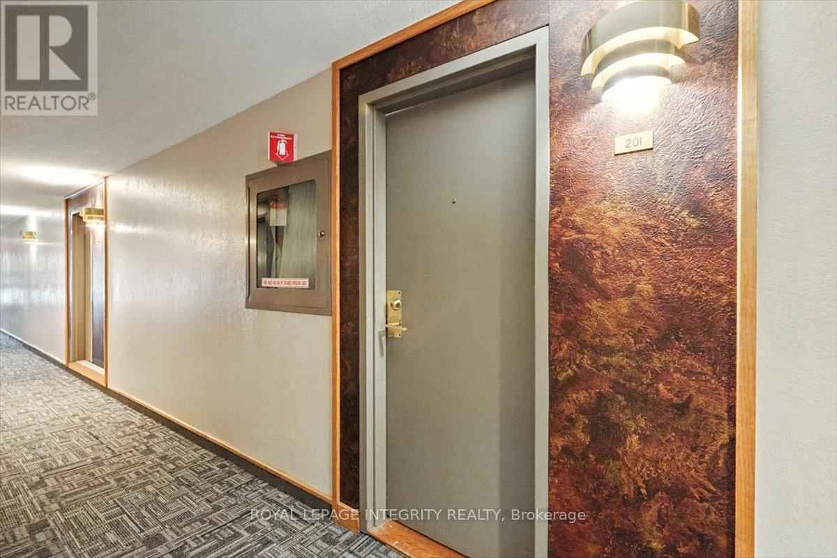 Photo 8 of 201 6470 Bilberry Drive, Ottawa ON