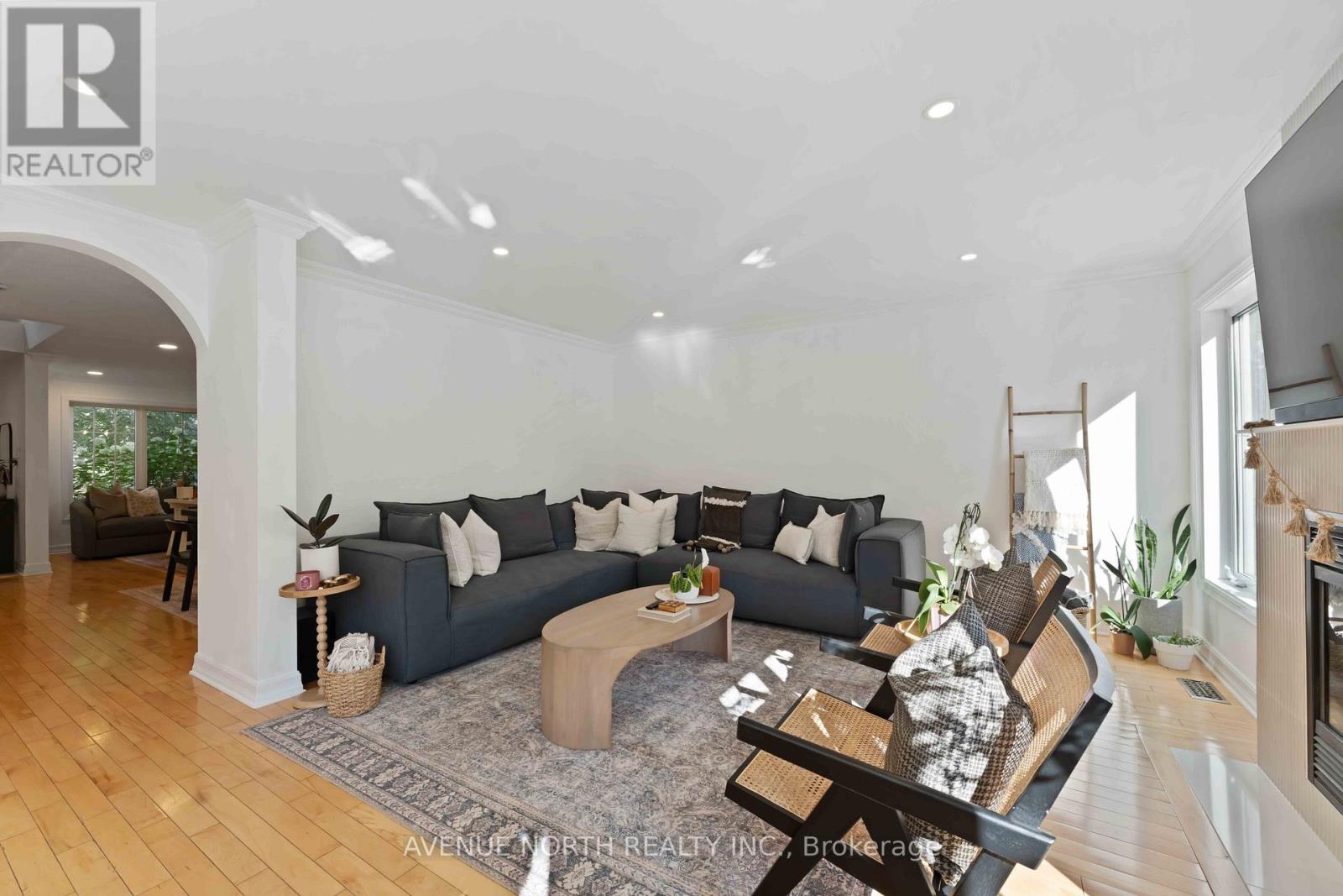 Photo 12 of 102 Chancery Crescent, Ottawa ON