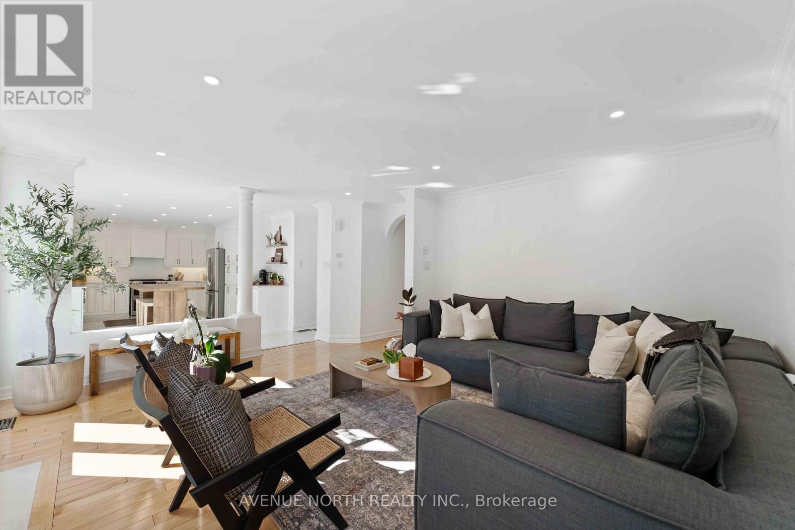 Photo 13 of 102 Chancery Crescent, Ottawa ON