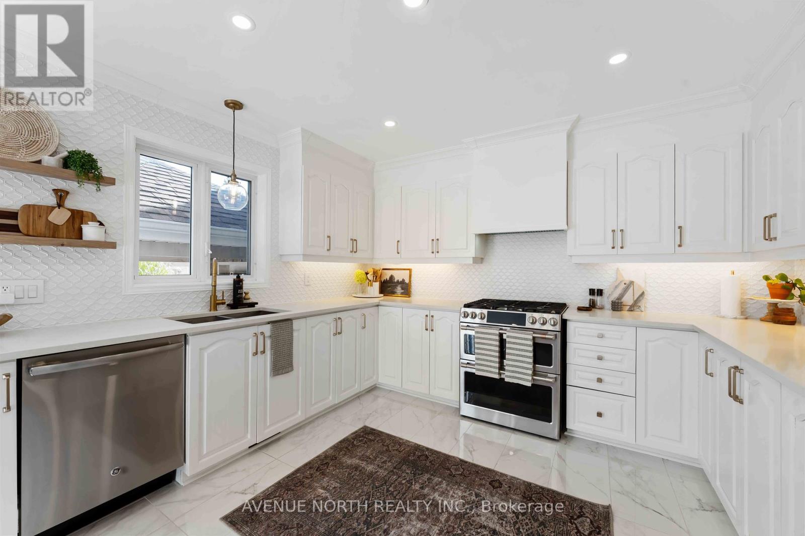 Photo 15 of 102 Chancery Crescent, Ottawa ON