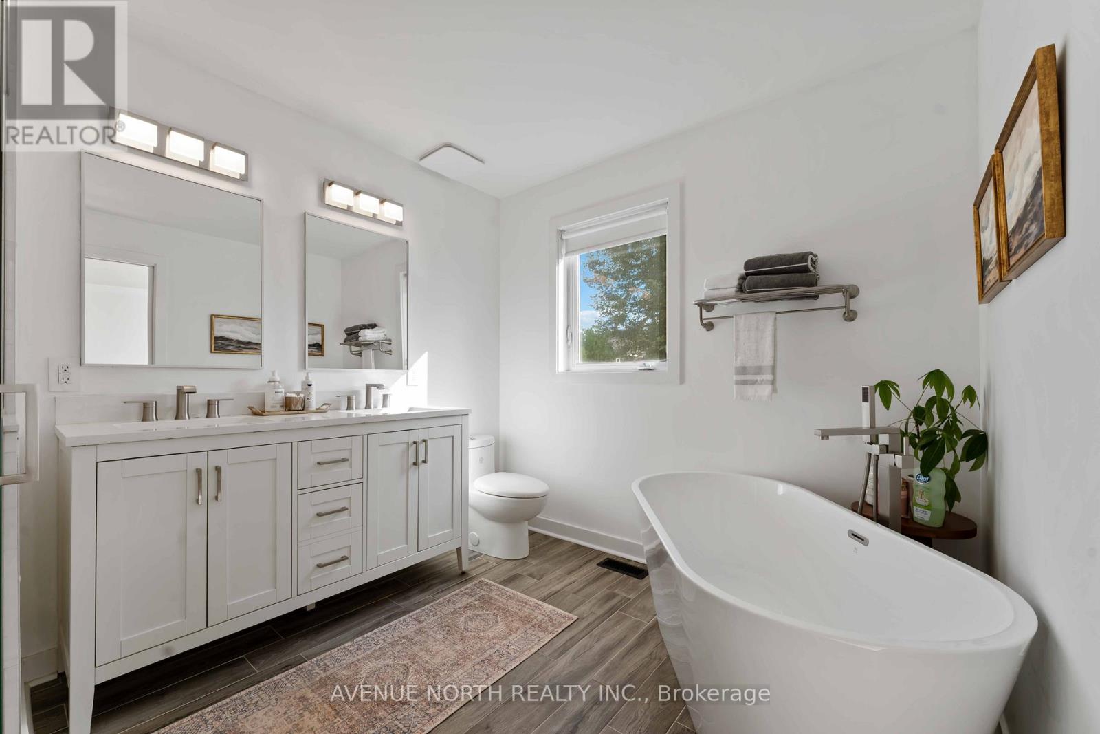 Photo 28 of 102 Chancery Crescent, Ottawa ON