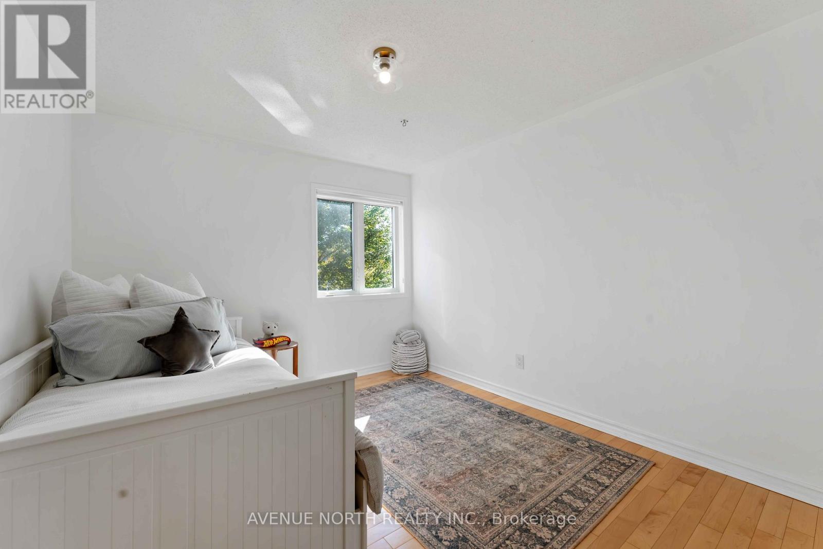 Photo 35 of 102 Chancery Crescent, Ottawa ON