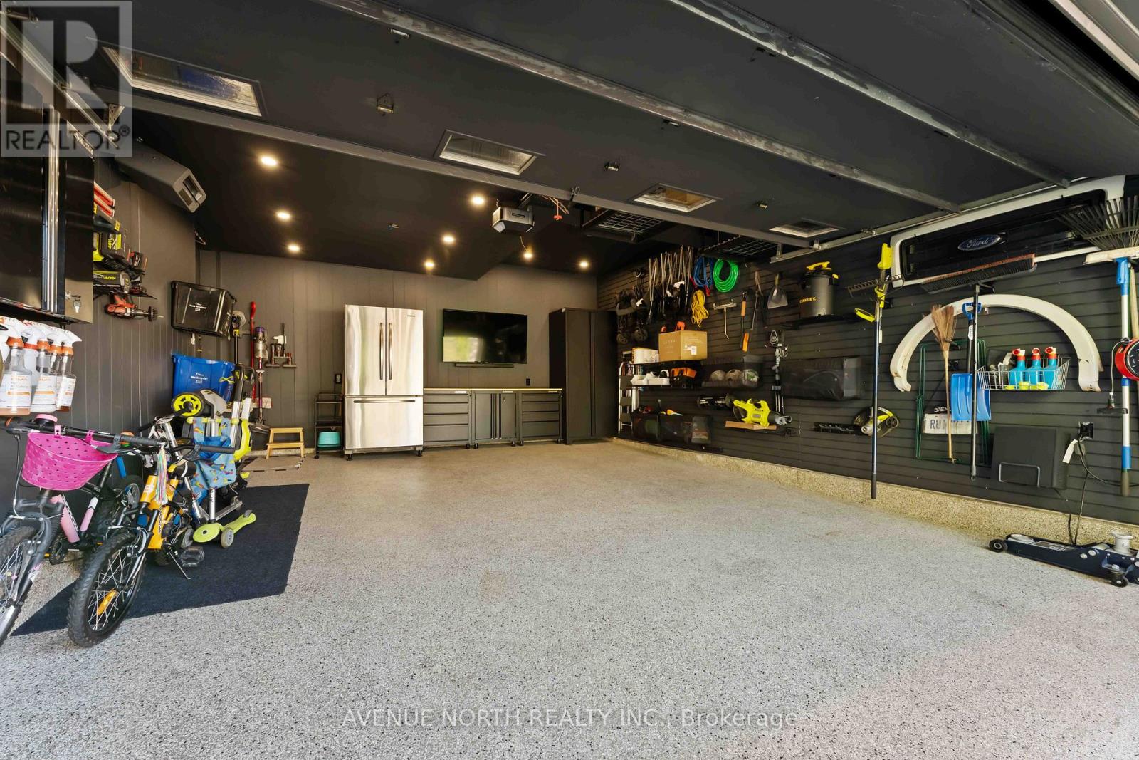Photo 38 of 102 Chancery Crescent, Ottawa ON