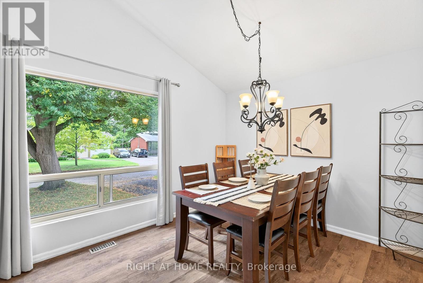 Photo 13 of 1153 Adirondack Drive, Ottawa ON