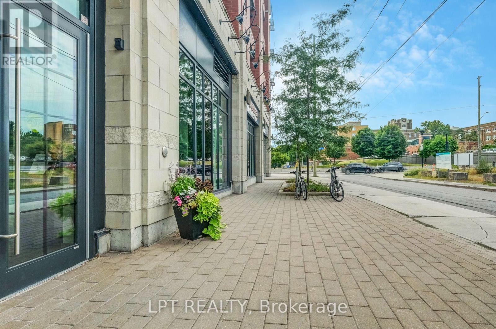Photo 4 of 504 60 Springhurst Avenue, Ottawa ON