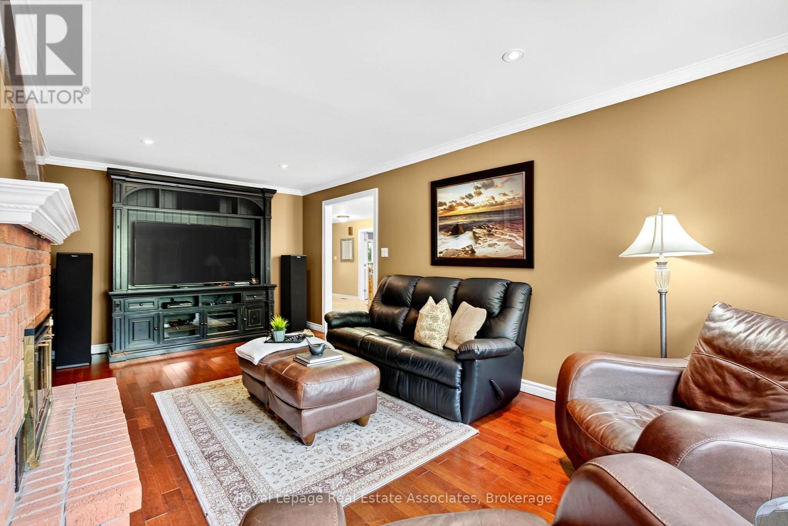 Photo 15 of 29 Laurendale Avenue, Hamilton ON