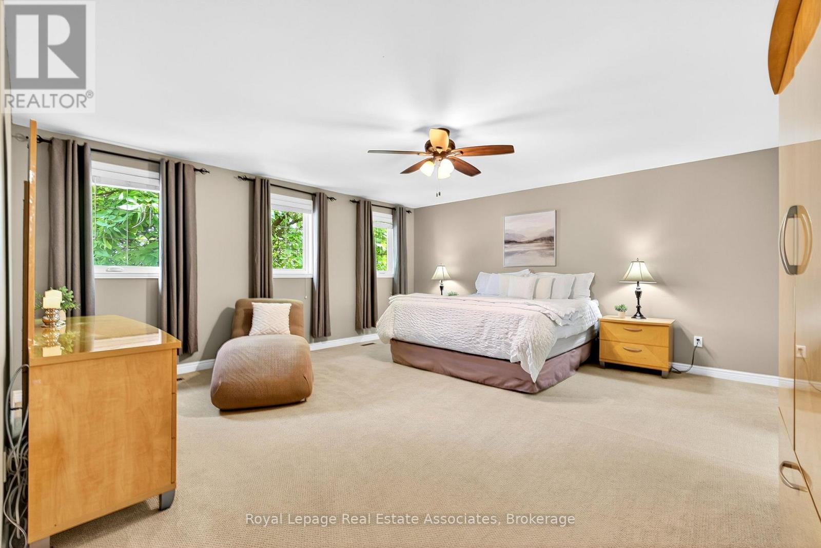 Photo 19 of 29 Laurendale Avenue, Hamilton ON