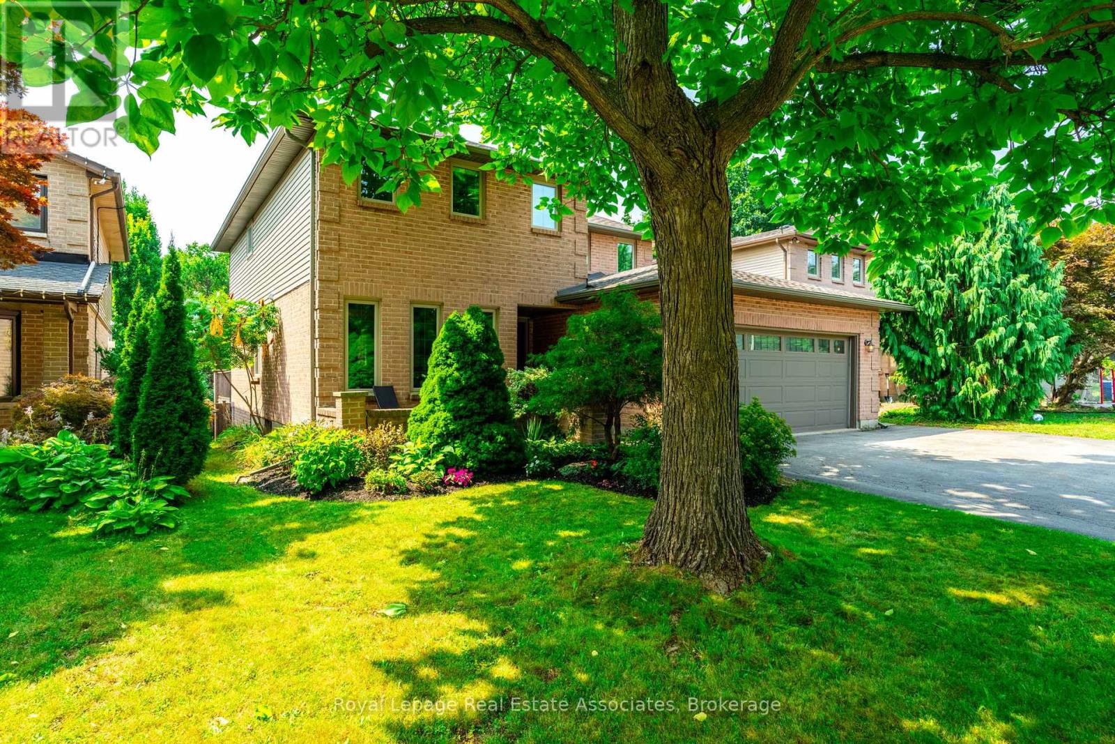 Photo 2 of 29 Laurendale Avenue, Hamilton ON