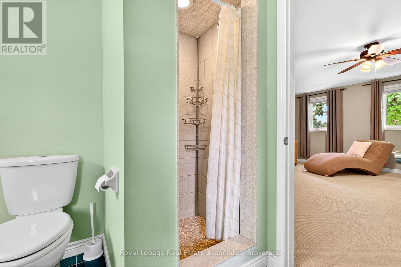 Photo 20 of 29 Laurendale Avenue, Hamilton ON
