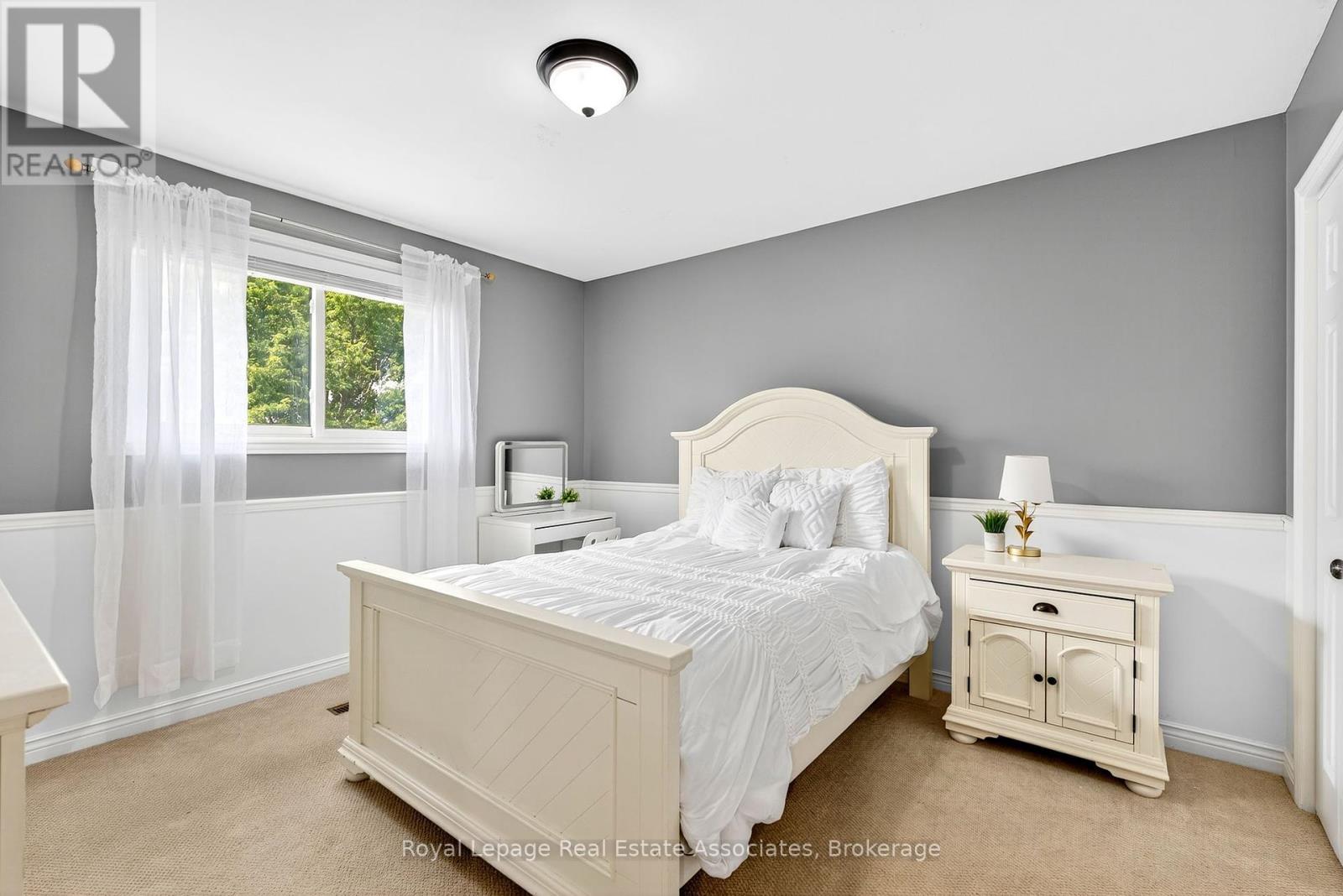 Photo 24 of 29 Laurendale Avenue, Hamilton ON