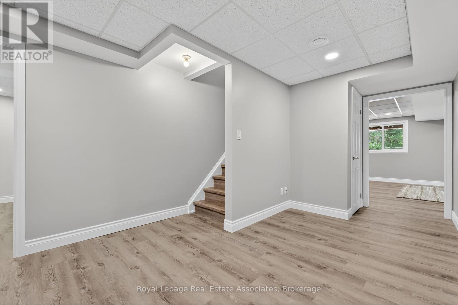 Photo 27 of 29 Laurendale Avenue, Hamilton ON