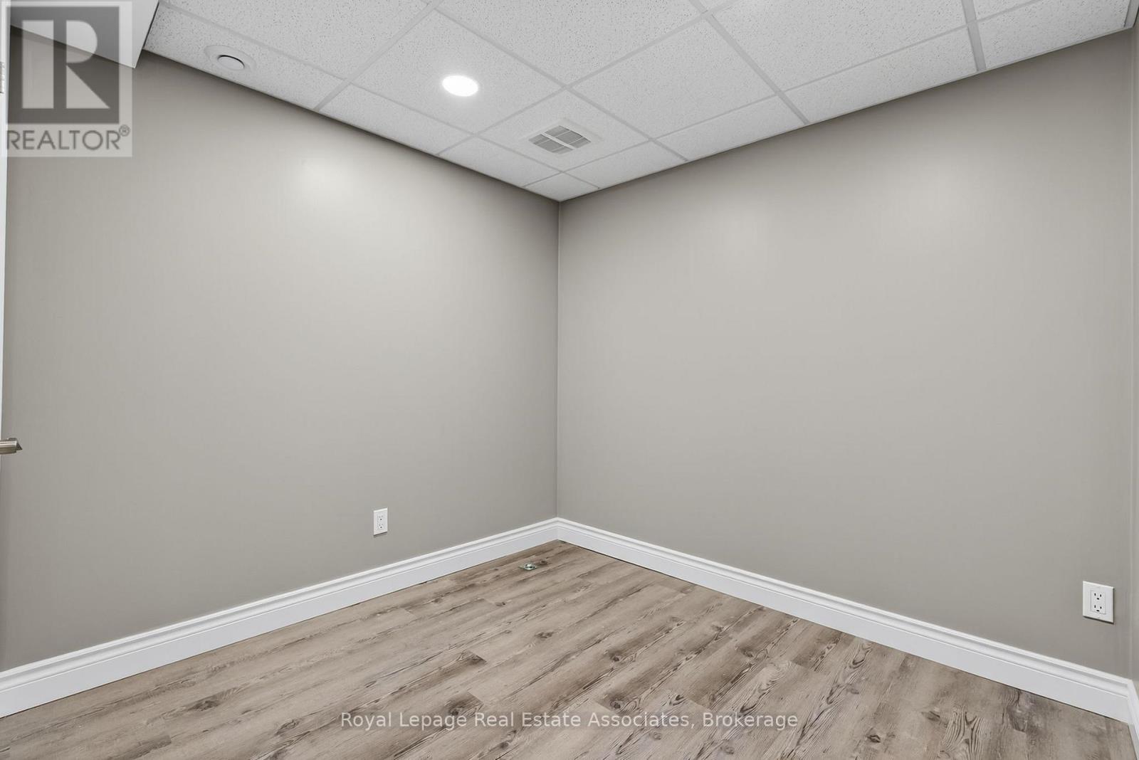 Photo 34 of 29 Laurendale Avenue, Hamilton ON