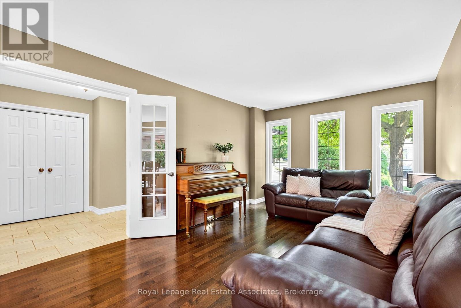Photo 6 of 29 Laurendale Avenue, Hamilton ON