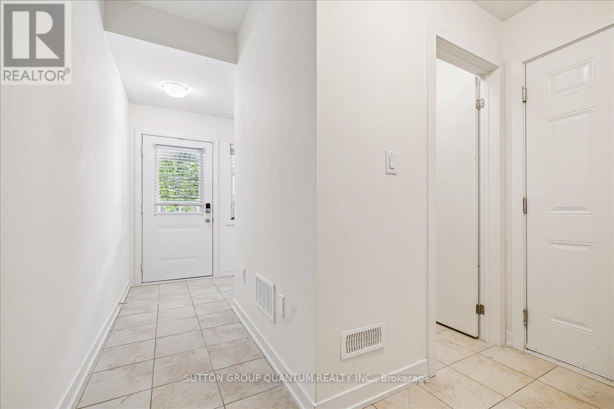 Photo 5 of 105 590 North Service Road, Hamilton ON