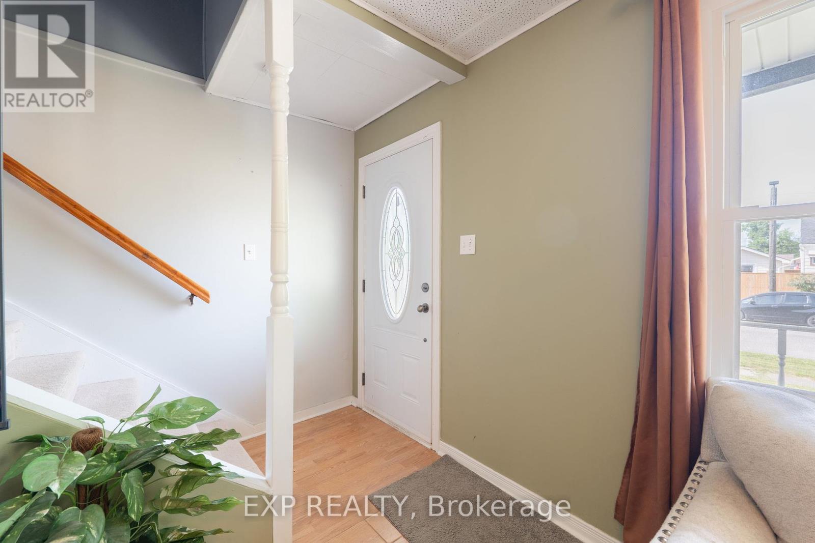 Photo 13 of 325 Simpson Avenue, Welland ON