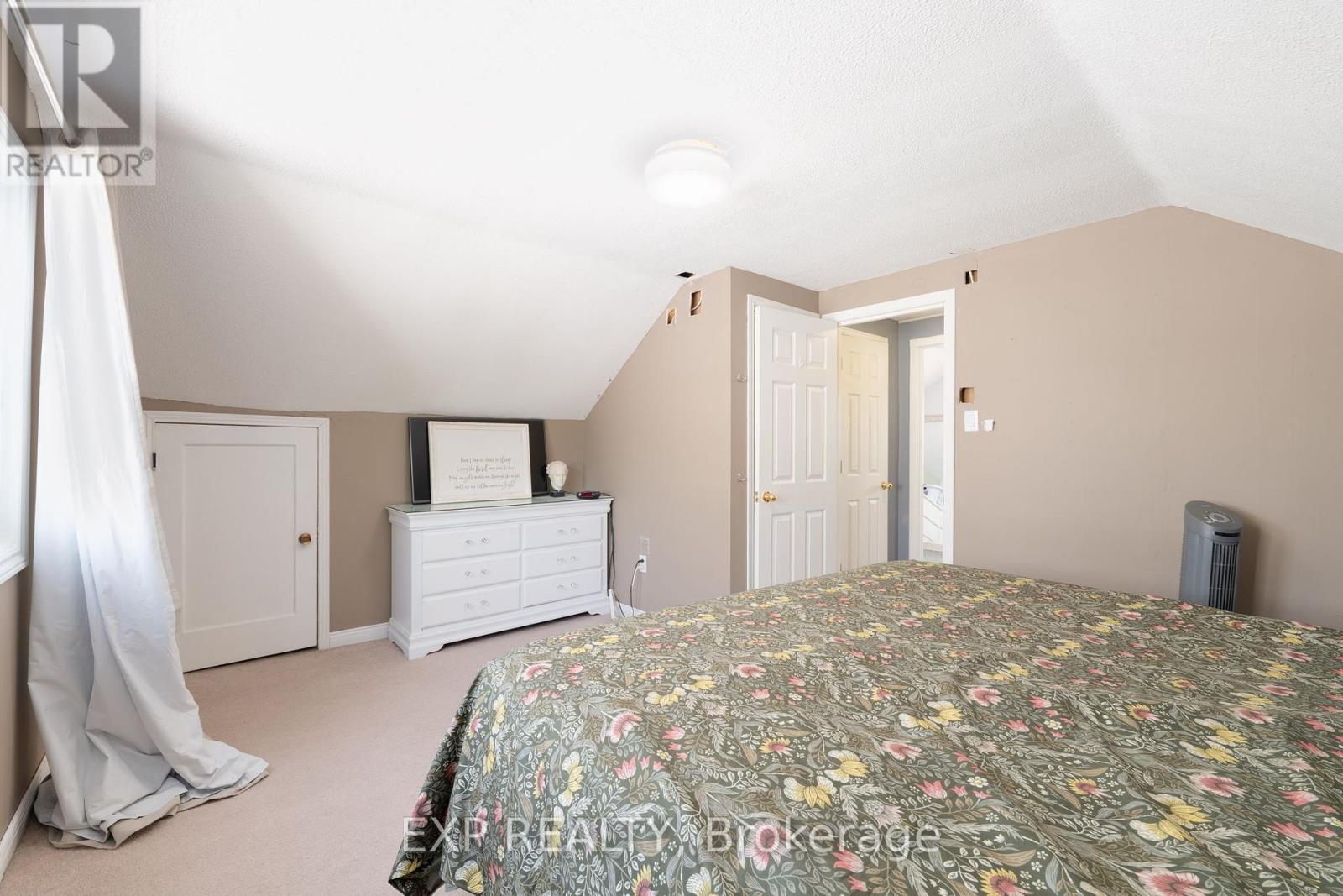 Photo 19 of 325 Simpson Avenue, Welland ON