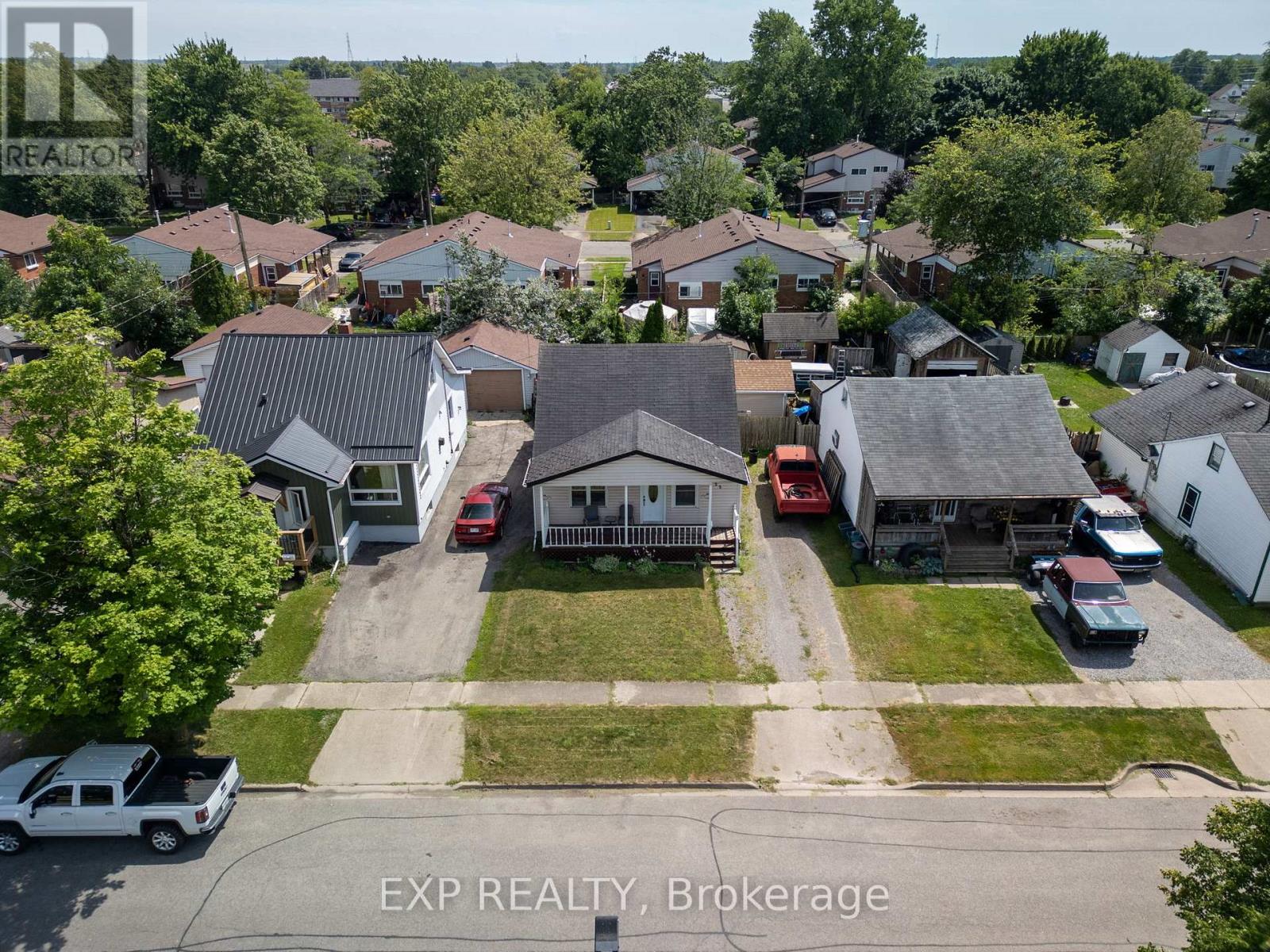 Photo 28 of 325 Simpson Avenue, Welland ON
