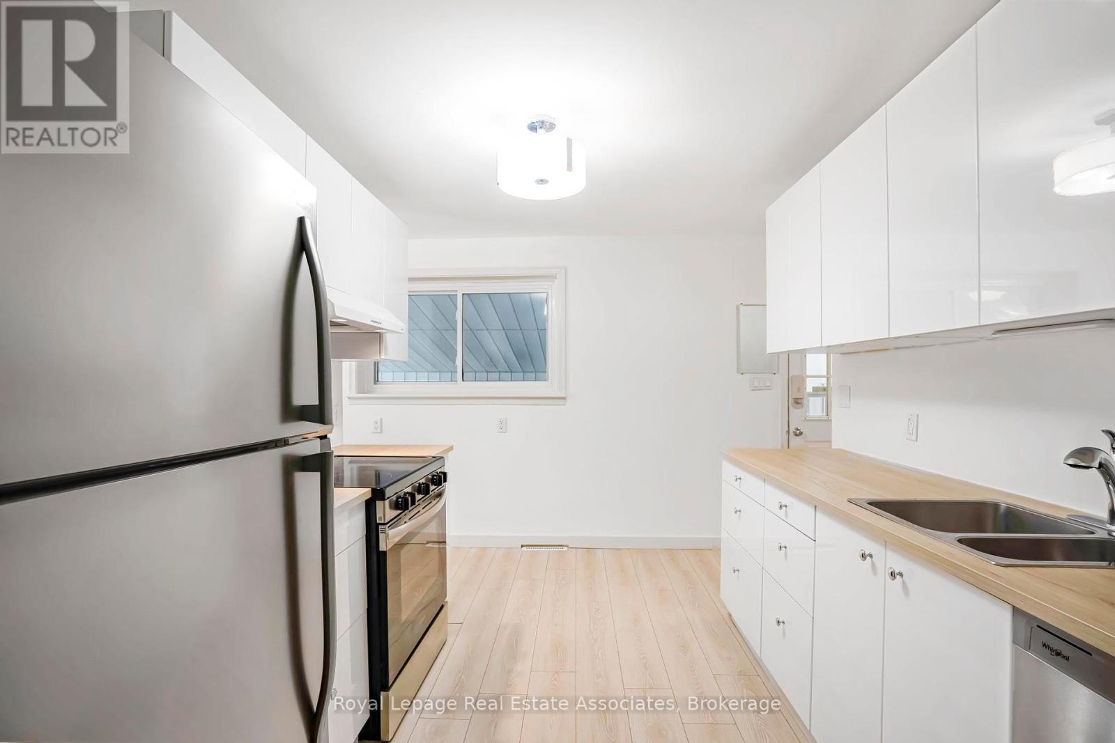 Photo 11 of 256 Chapel Street, Norfolk ON