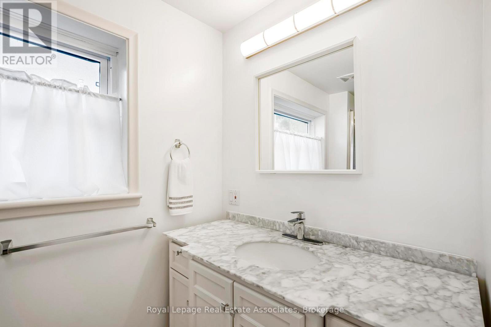 Photo 15 of 256 Chapel Street, Norfolk ON