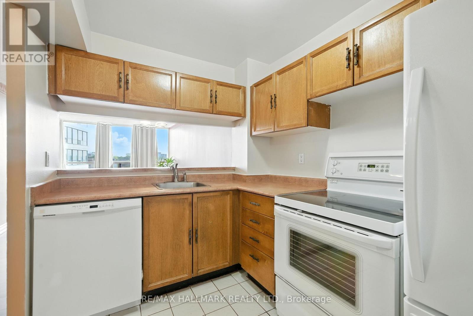 Photo 10 of 802 3050 Ellesmere Road, Toronto ON