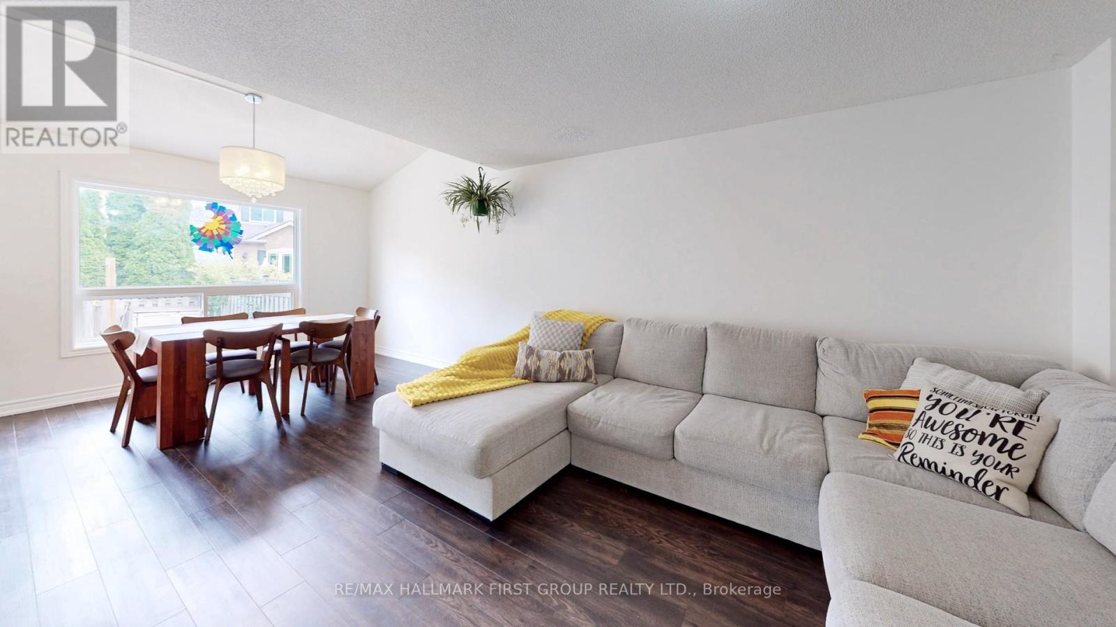 Photo 11 of 54 Davies Crescent, Whitby ON