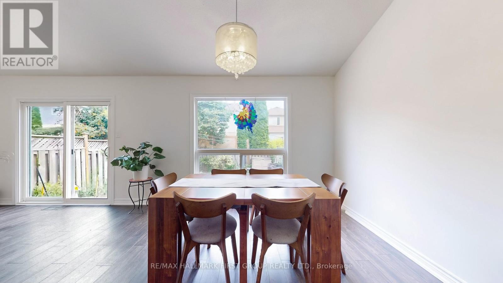Photo 13 of 54 Davies Crescent, Whitby ON