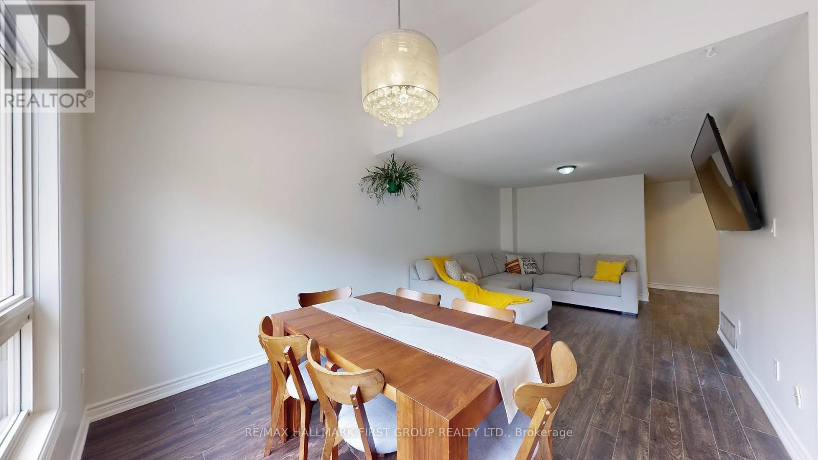 Photo 15 of 54 Davies Crescent, Whitby ON