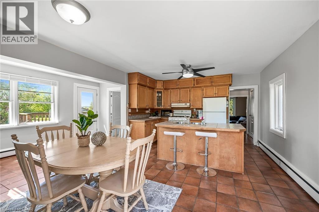 Photo 13 of 22 Tolhurst Avenue, St George ON