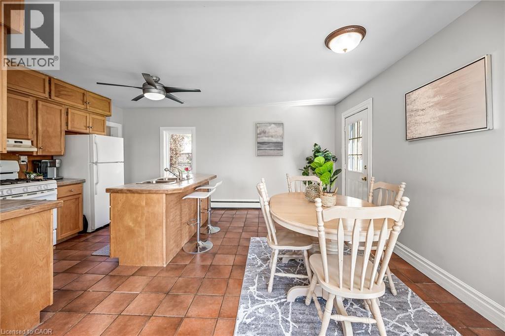 Photo 14 of 22 Tolhurst Avenue, St George ON