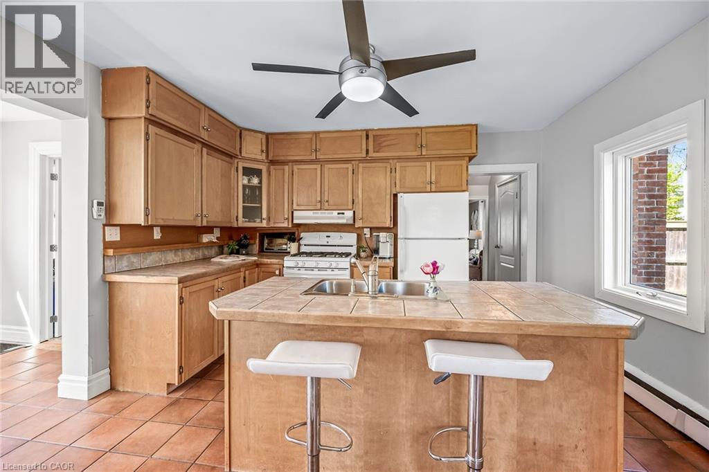 Photo 15 of 22 Tolhurst Avenue, St George ON