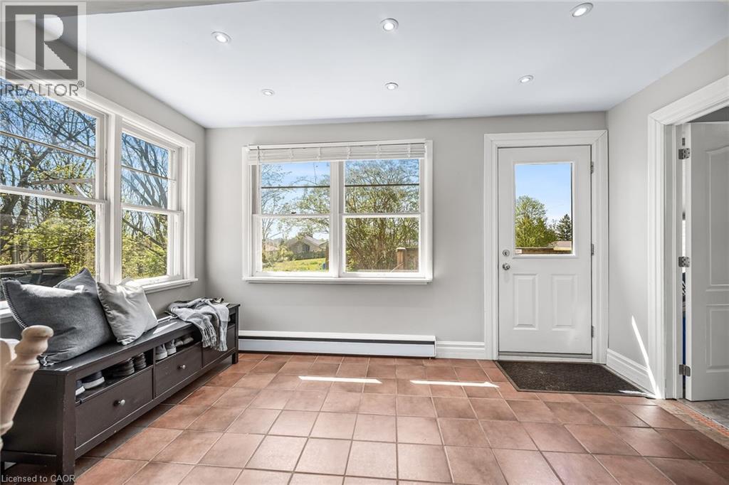 Photo 21 of 22 Tolhurst Avenue, St George ON