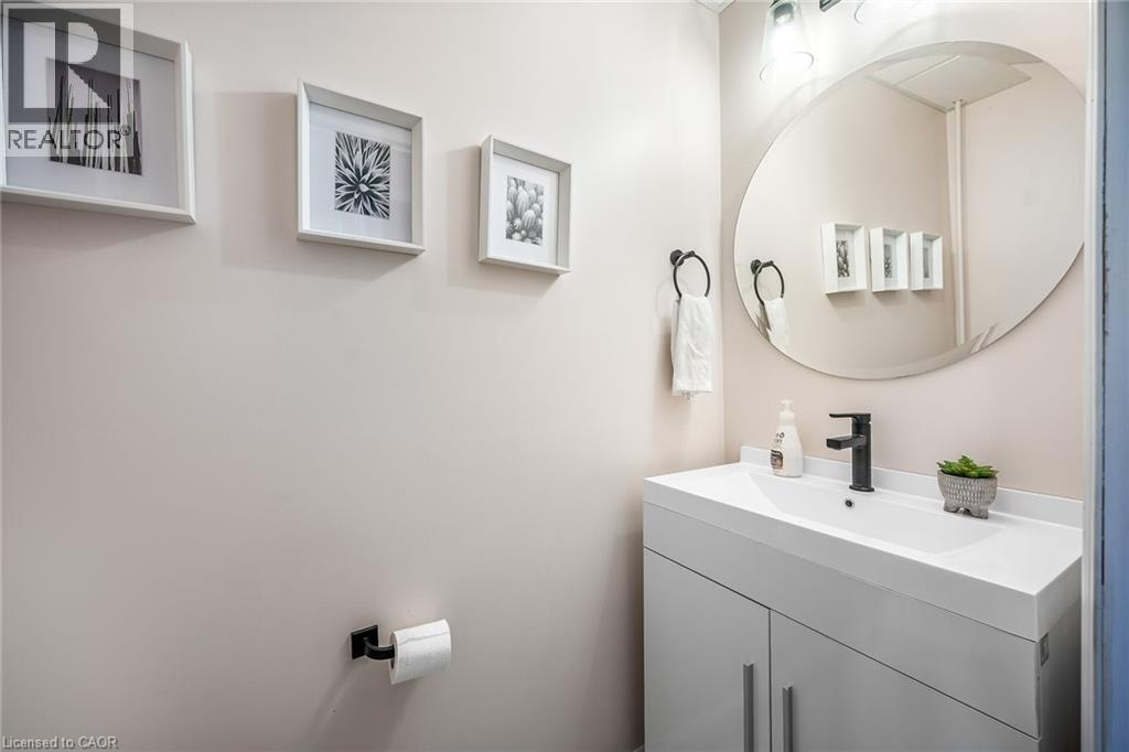 Photo 23 of 22 Tolhurst Avenue, St George ON
