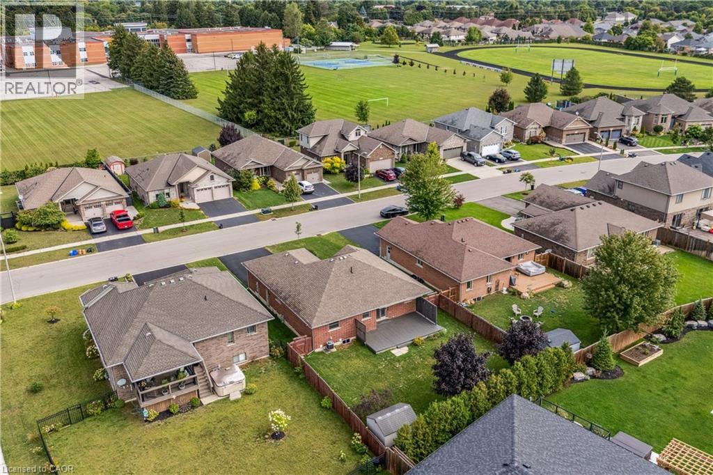 Photo 20 of 90 Driftwood Drive, Simcoe ON