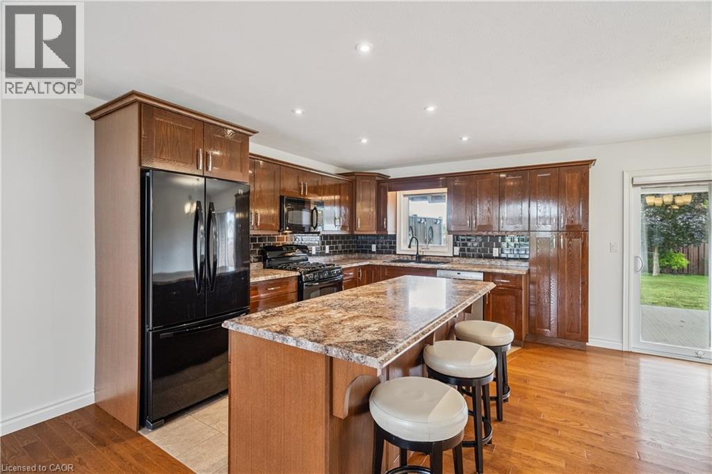 Photo 7 of 90 Driftwood Drive, Simcoe ON