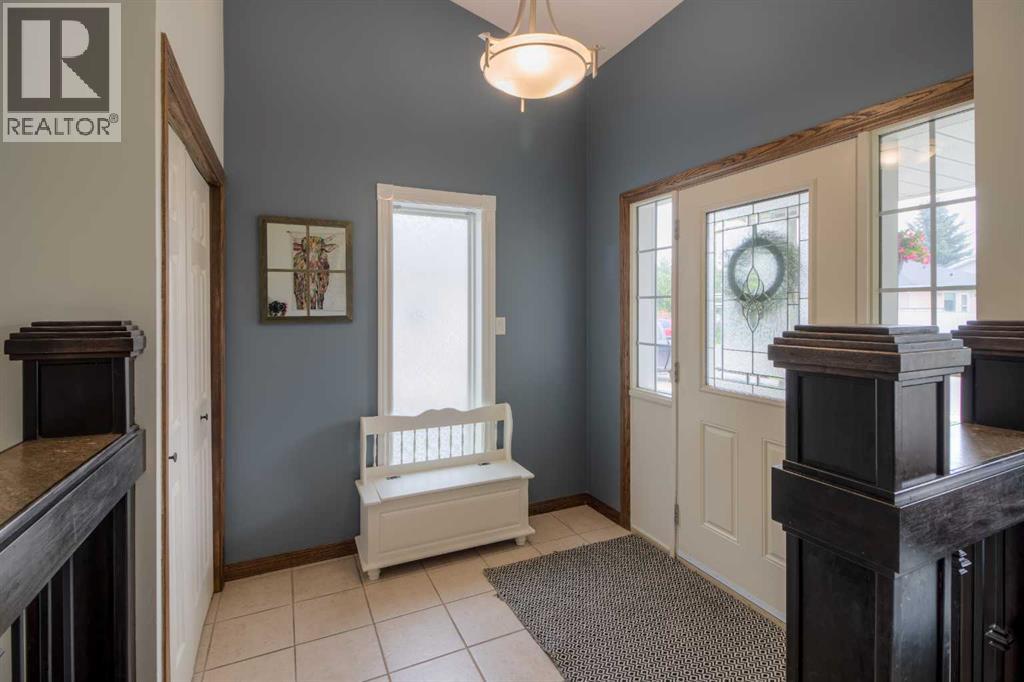 Photo 10 of 360 Heritage Crescent W, Lethbridge AB
