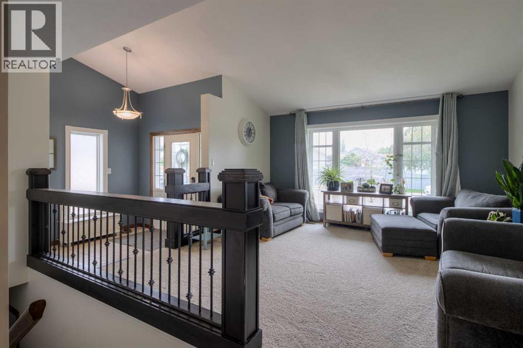 Photo 13 of 360 Heritage Crescent W, Lethbridge AB