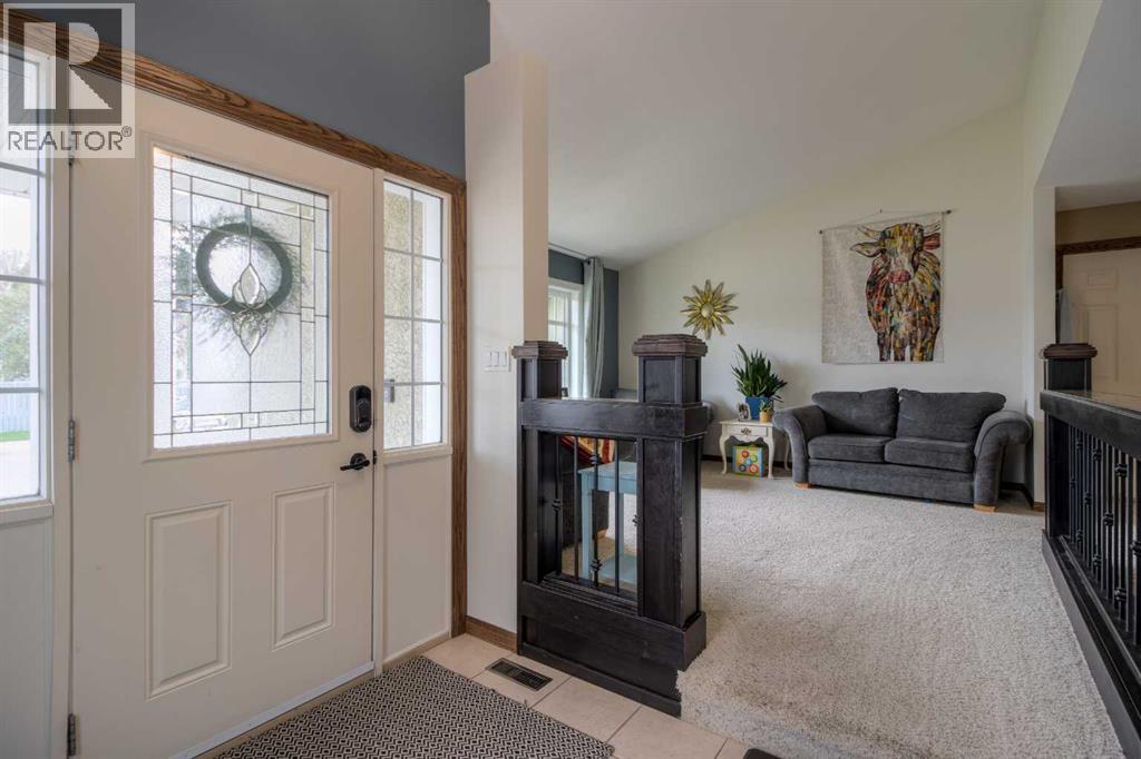 Photo 9 of 360 Heritage Crescent W, Lethbridge AB