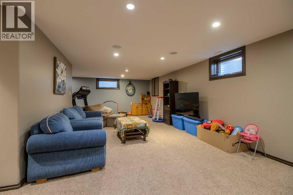 Photo 35 of 360 Heritage Crescent W, Lethbridge AB