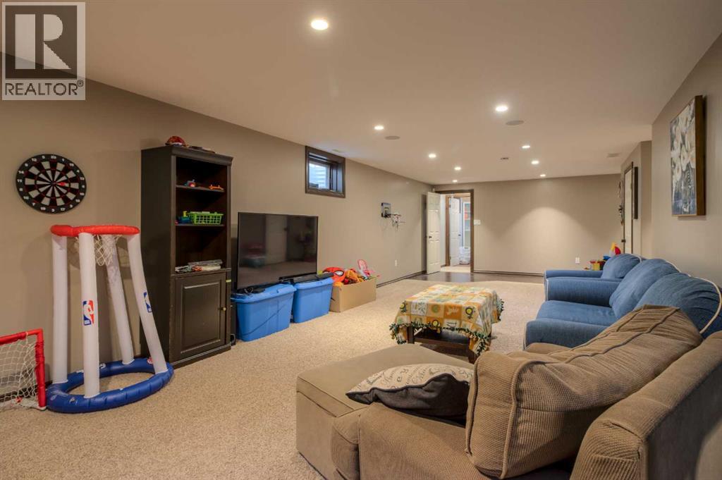 Photo 38 of 360 Heritage Crescent W, Lethbridge AB