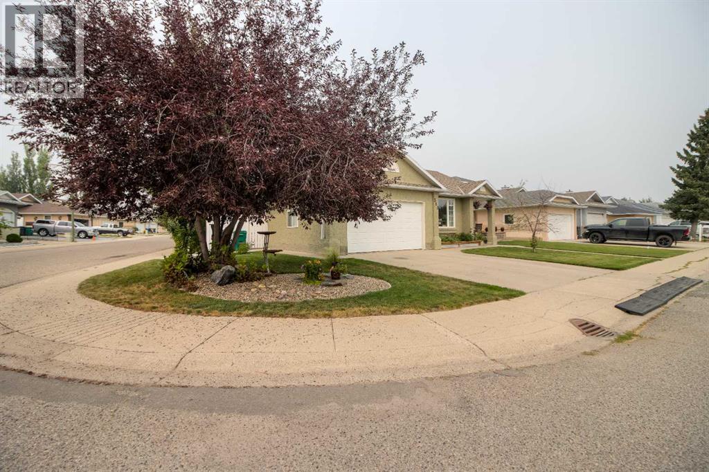 Photo 49 of 360 Heritage Crescent W, Lethbridge AB