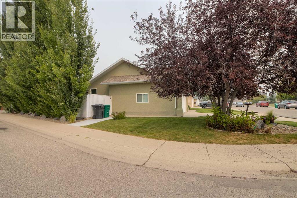 Photo 48 of 360 Heritage Crescent W, Lethbridge AB