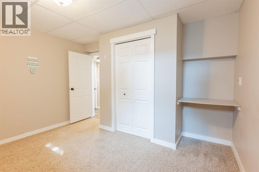 Photo 15 of 185 8 Street Nw, Medicine Hat AB